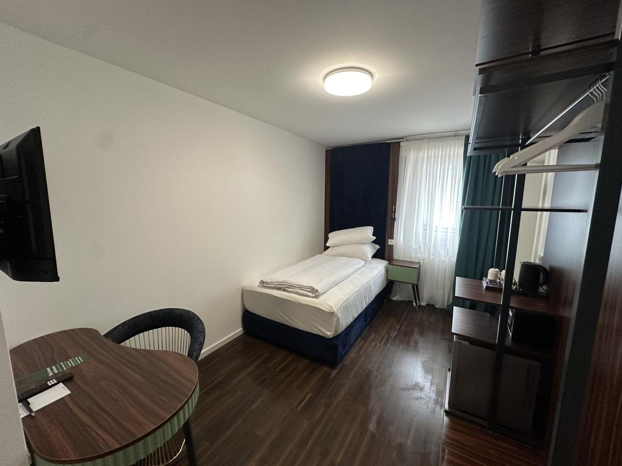 Ap Hotel Mannheim Viernheim Bagian luar foto
