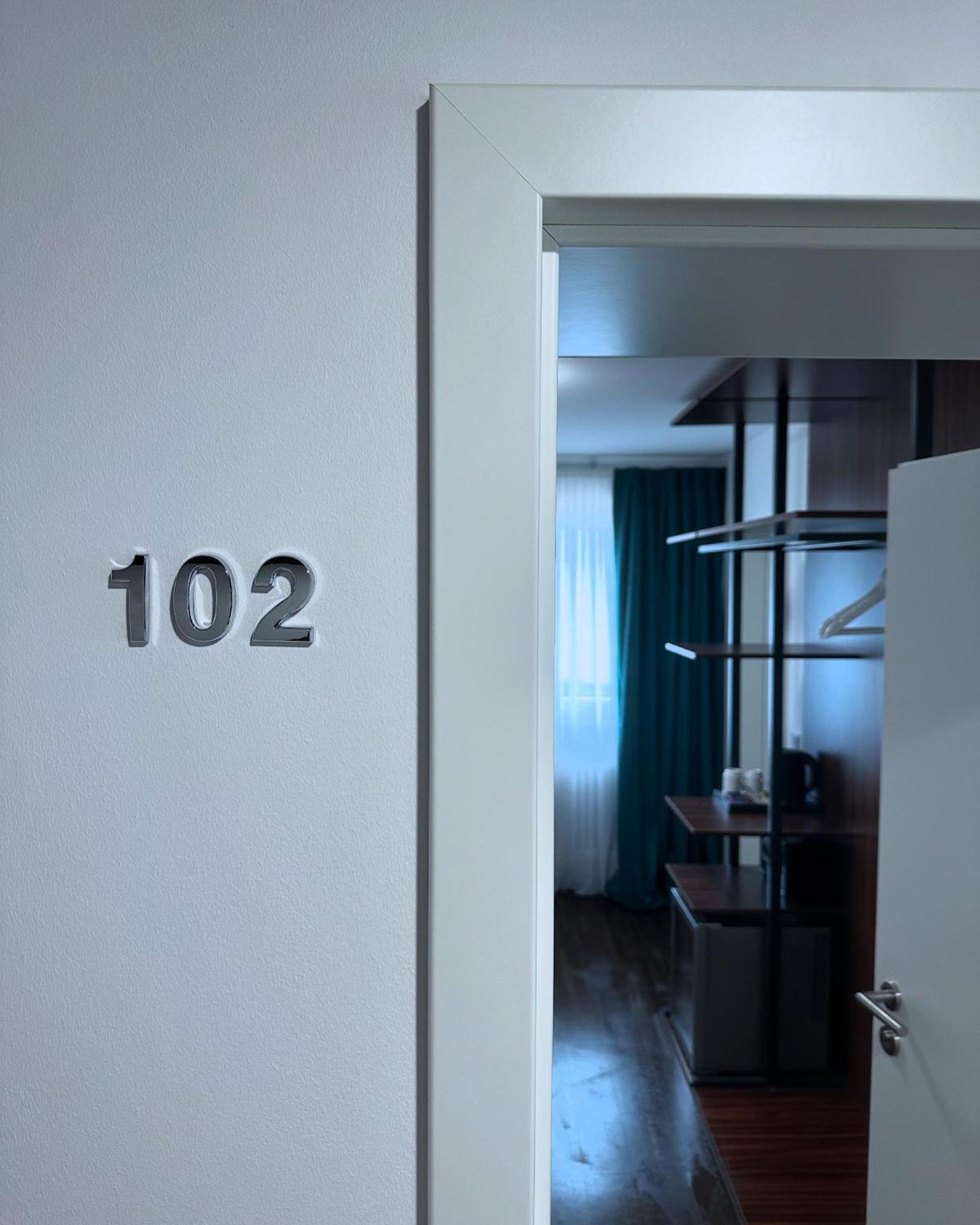 Ap Hotel Mannheim Viernheim Bagian luar foto